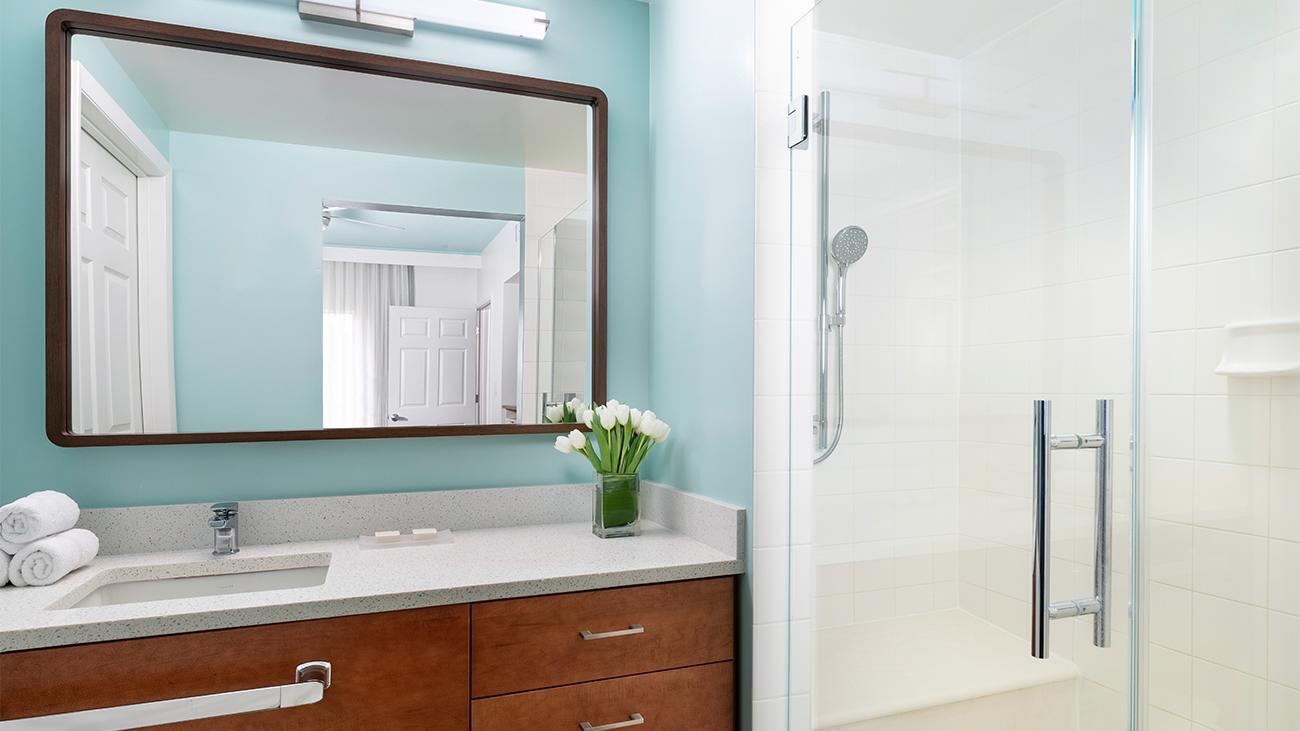 Primary Bathroom (1- or 2-Bedroom Villa)